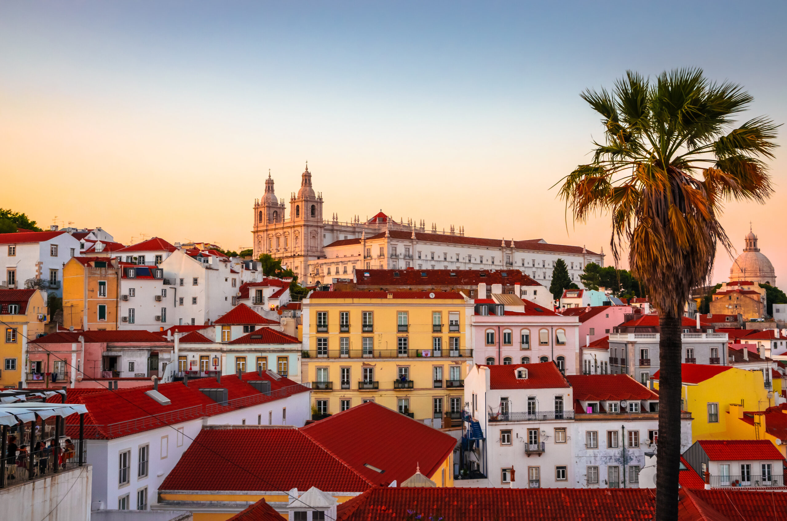production-services-and-filming-in-portugal-panoramic-view-of-old-town