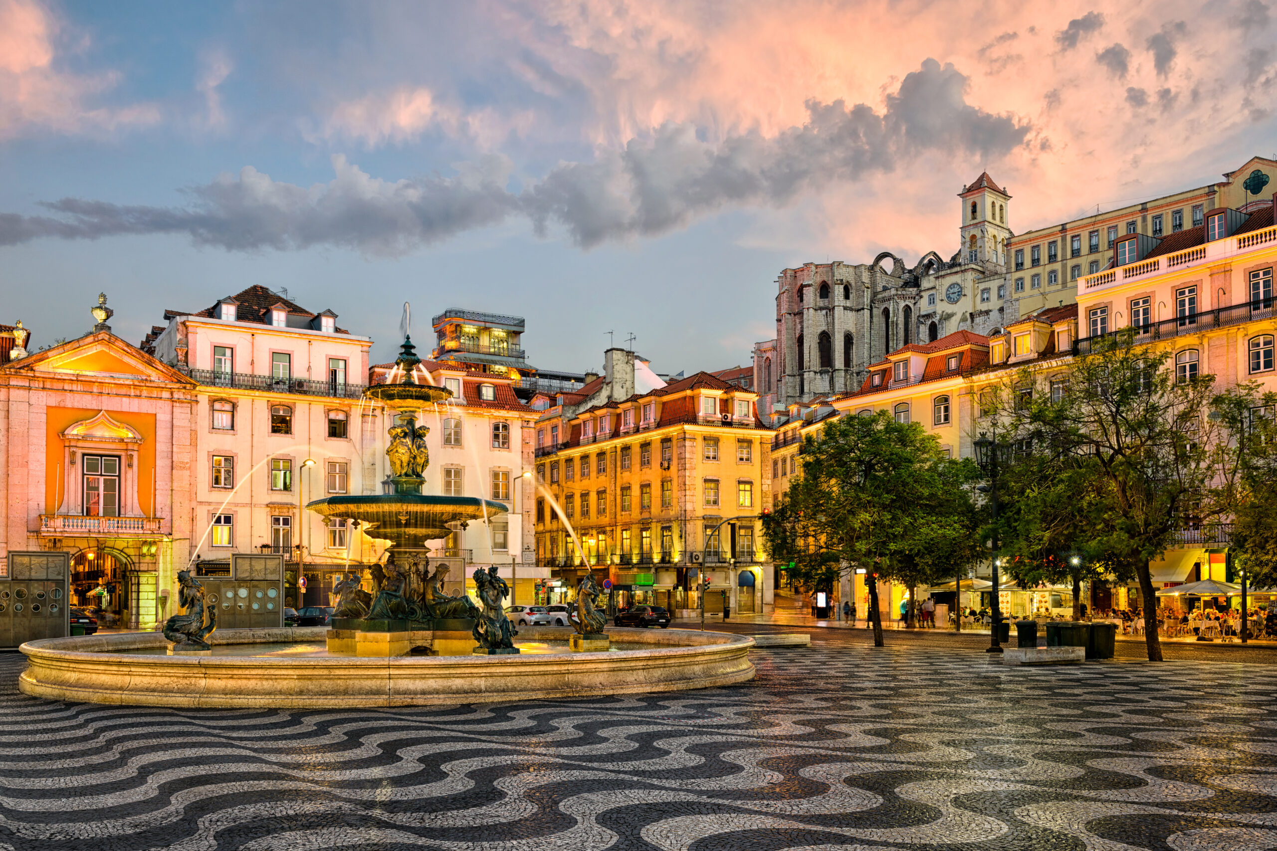 production-services-and-filming-in-portugal-square-with-fountain